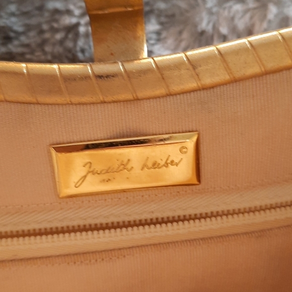 JUDITH Leiber Tan snake skin with gemstone clasp - Picture 6 of 8